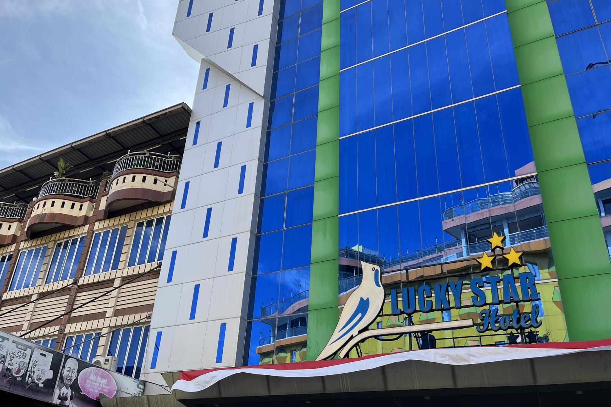 Lucky Stary Hotel Batam Nagoya Exterior photo